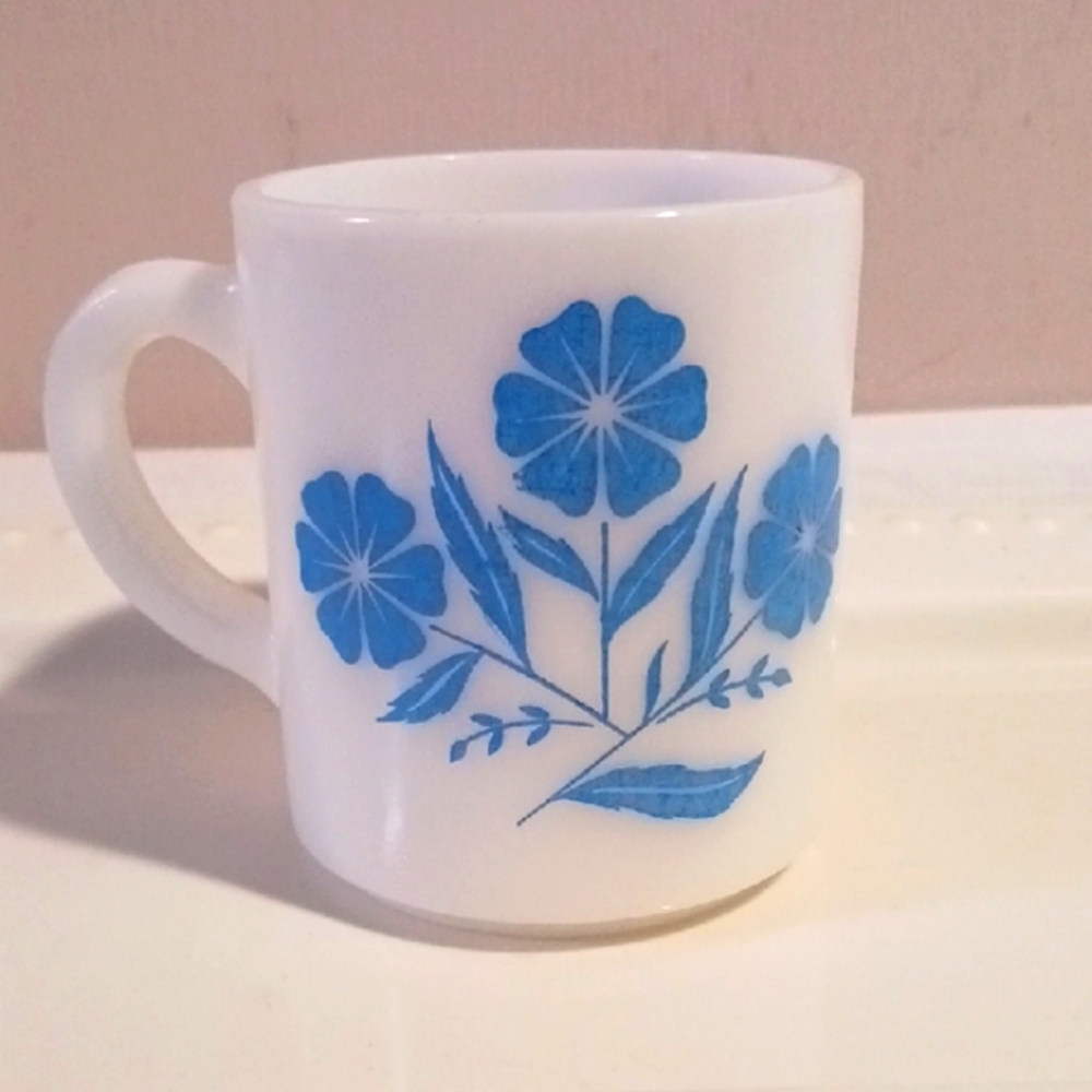 Vintage Hazel Atlas🌻 Milk White Blue  Cornflower Pattern Mug Floral